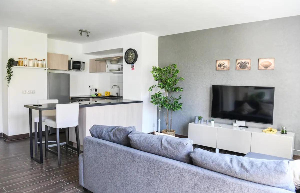 Superbe Appartement Avec Terrasse, Piscine & Parking Prive A Marseilles Buitenkant foto